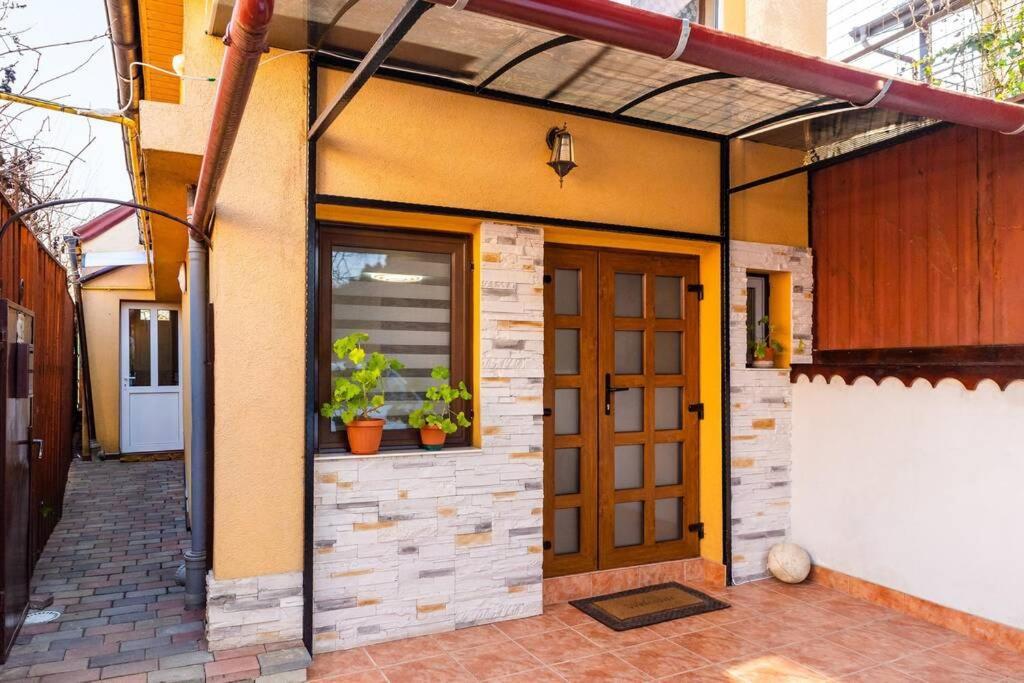 Cozy House With Nice Garden In Heart Of City Center Villa Cluj-Napoca Exteriör bild