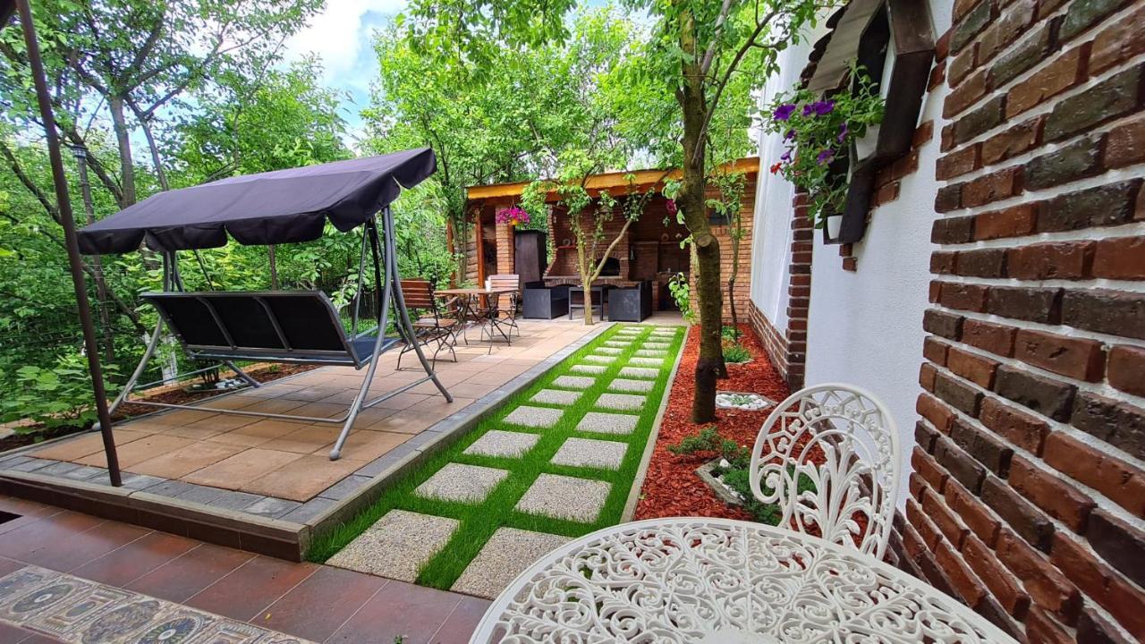 Cozy House With Nice Garden In Heart Of City Center Villa Cluj-Napoca Exteriör bild